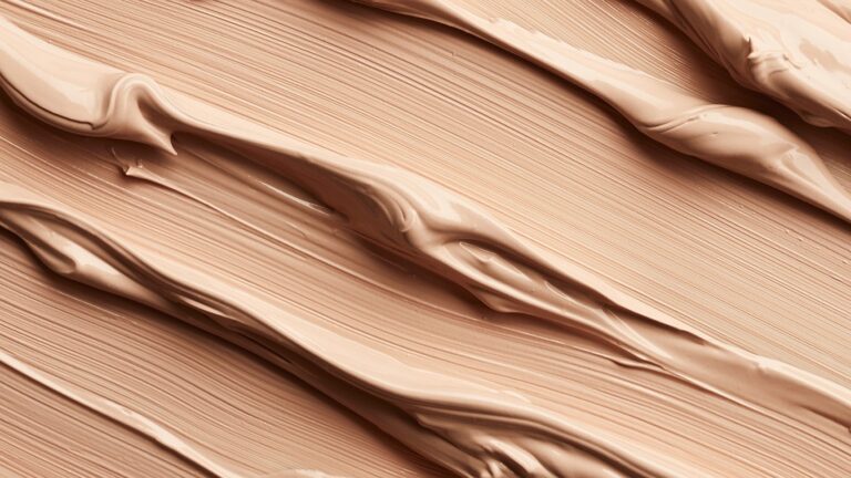 Fondotinta in crema per un trucco naturale con effetto luminoso